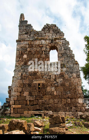 Le antiche rovine intorno di Aspendos antica città di Antalya, Turchia Foto Stock