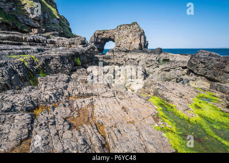 Fanad, County Donegal, Ulster regione, l'Irlanda, l'Europa. Il grande mare Pollet arch. Foto Stock