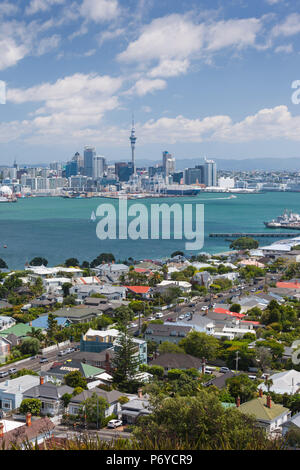 Nuova Zelanda, Isola del nord di Auckland, in vista dello skyline di Devonport Foto Stock