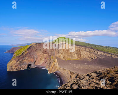 Portogallo Azzorre, Faial, Ponta dos Capelinhos, Vista del Vulcano Capelinhos. Foto Stock