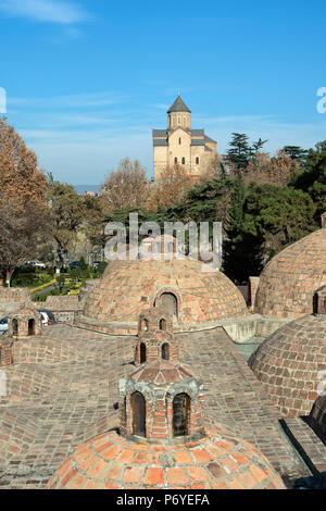 Cupole di caldo bagno di zolfo case nel quartiere Abanotubani, Tbilisi, Georgia Foto Stock