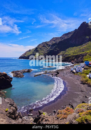 Spagna Isole Canarie, Tenerife, Anaga Parco Rurale, vista di la Roque Bermejo Beach. Foto Stock