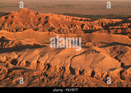 Vista suggestiva Valle della Luna durante il tramonto, il Deserto di Atacama, San Pedro Atacama, Cile settentrionale Foto Stock