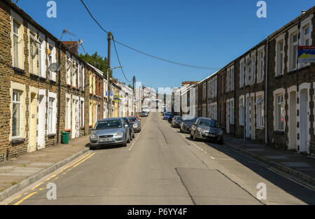 King Street, Treforest, Pontyrpidd. La zona che si trova adiacente all'Università del Galles del Sud ha molte proprietà in affitto per gli studenti Foto Stock