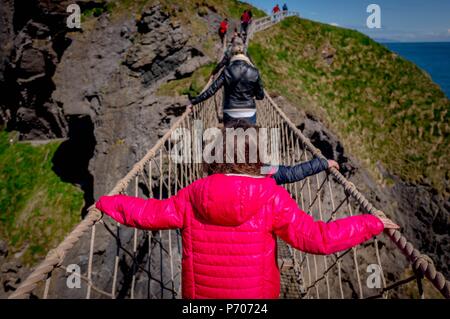 21/06/2018. Irlanda del Nord, Regno Unito. Il Giants Causeway in Irlanda del Nord.Foto di Andrew Parsons/ Parsons Media Ltd Foto Stock