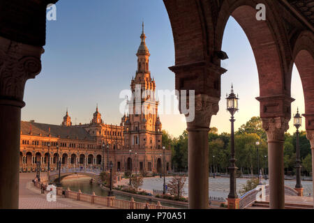 Spagna, Andalusia Sevilla, Plaza de Espana Foto Stock