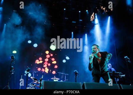 Il Barolo, Italia. 02Luglio, 2018. Depeche Mode eseguire live per l'unica manifestazione italiana in Barolo Credito: Daniele Baldi/Pacific Press/Alamy Live News Foto Stock