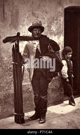 Español: Primeros antecedentes de la fotografía de documentalismo inglese sociale: la temperanza Sweep da John Thomson, pubblicato in vita di strada a Londra, 1877 . circa 1873 47 John Thomson - La temperanza Sweep Foto Stock