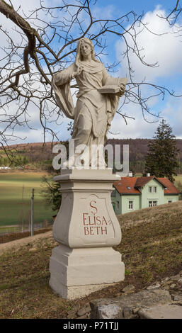 Deutsch: Kalvarienberg in Heiligenkreuz, Niederösterreich inglese: Calvario in Heiligenkreuz, Bassa Austria questo supporto mostra il monumento protetto con il numero 70028 in Austria. (Commons, de, ) ubicazione dell'oggetto 48° 03' 22.32" N, 16° 08' 05.32" e visualizzare questa e altre immagini nelle vicinanze su: OpenStreetMap - Google Earth; 48.056200 16.134810 . 11 febbraio 2016, 12:18:28 12 a 70028 Calvario Heiligenkreuz, Bassa Austria 1625 Foto Stock