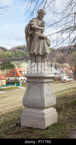 Deutsch: Kalvarienberg in Heiligenkreuz, Niederösterreich inglese: Calvario in Heiligenkreuz, Bassa Austria questo supporto mostra il monumento protetto con il numero 70028 in Austria. (Commons, de, ) ubicazione dell'oggetto 48° 03' 22.32" N, 16° 08' 05.32" e visualizzare questa e altre immagini nelle vicinanze su: OpenStreetMap - Google Earth; 48.056200 16.134810 . 11 febbraio 2016, 12:32:56 12 a 70028 Cavary Heiligenkreuz, Bassa Austria 1733 Foto Stock