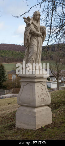 Deutsch: Kalvarienberg in Heiligenkreuz, Niederösterreich inglese: Calvario in Heiligenkreuz, Bassa Austria questo supporto mostra il monumento protetto con il numero 70028 in Austria. (Commons, de, ) ubicazione dell'oggetto 48° 03' 22.32" N, 16° 08' 05.32" e visualizzare questa e altre immagini nelle vicinanze su: OpenStreetMap - Google Earth; 48.056200 16.134810 . 11 febbraio 2016, 12:35:47 12 a 70028 Cavary Heiligenkreuz, Bassa Austria 1765 Foto Stock