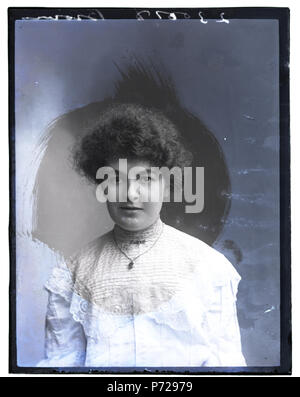 Inglese: DKW 23001D Brown L . Questo supporto upload Data: 19 Febbraio 2015 15:20:47 opera originale prima di 1944 32 Miss D J Brown, 16 Aug (nessun anno) (15961780093) Foto Stock