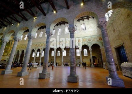 Basilica di Sant'Apollinare in Classe, Sito Patrimonio Mondiale dell'UNESCO, Ravenna, Emilia Romagna, Italia, Europa Foto Stock