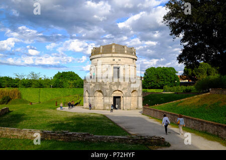 Mausoleo di Theoderic, Sito Patrimonio Mondiale dell'UNESCO, Ravenna, Emilia Romagna, Italia, Europa Foto Stock