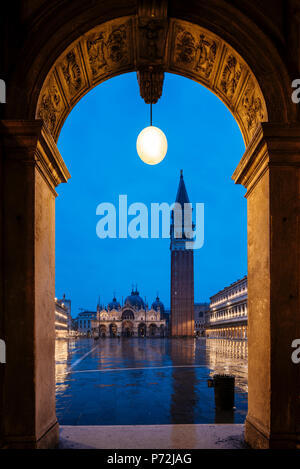 Piazza San Marco e Basilica di San Marco, Piazza San Marco e Basilica di San Marco, Venezia, Sito Patrimonio Mondiale dell'UNESCO, Veneto, Italia Foto Stock