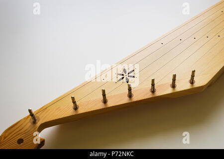 Kannel estone arpa tradizionale strumento musicale per la musica folk in Estonia, Finlandia. Foto Stock