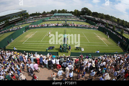4 luglio 2018, All England Lawn Tennis e Croquet Club di Londra, Inghilterra; Wimbledon Tennis campionati, giorno 3; vista generale del campionato tribunali Foto Stock