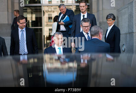 Germania Berlino. 04 Luglio, 2018. Viktor Orban, primo ministro ungherese, dopo il suo incontro con il presidente del parlamento tedesco Schaeuble presso il Bundestag. Credito: Bernd von Jutrczenka/dpa/Alamy Live News Foto Stock