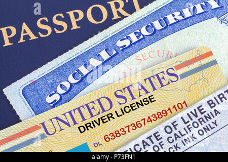 Stati Uniti d'America Passaporto con tessera di previdenza sociale, la Patente di guida e del certificato di nascita. Foto Stock