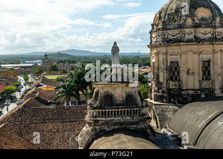 Granada, Nicaragua. Febbraio 7, 2018. Una cupola in cima Iglesia de la Merced a livello locale un attrazione turistica in Granada Foto Stock