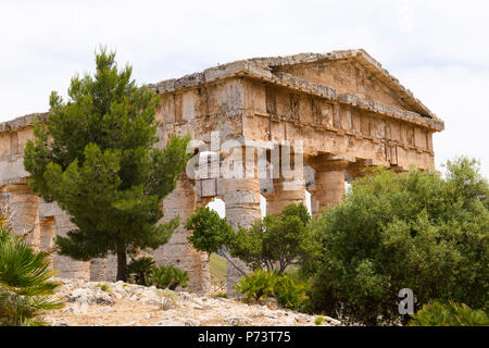 Italia Sicilia antica Segesta elima & Ionian greco tempio dorico costruito V secolo A.C. 420s BC mai finito Foto Stock