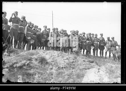 72 Narcyz Witczak-Witaczyński - Wizyta oficerów jugosławiańskich w Polskim Wojsku (107-263-3) Foto Stock