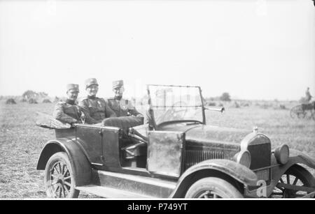 72 Narcyz Witczak-Witaczyński - Wizyta oficerów jugosławiańskich w Polskim Wojsku (107-263-8) Foto Stock