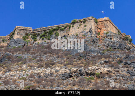 Le rovine dell'antica fortezza veneziana sull'isola Imeri Gramvousa. Mare Mediterraneo. Creta, Grecia Foto Stock