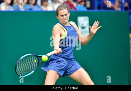 Katy Dunne (GB) giocando nel primo turno di qualificazione della Valle di natura internazionale, Eastbourne 22 Giugno 2018 Foto Stock