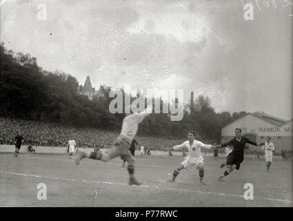 29 Escenas de la final de Campeonato de España en el campo de Atotxa entre los equipos del Real Unión y Real Madrid (1-0) (15 de 18) - Fondo Car-Kutxa Fototeka Foto Stock