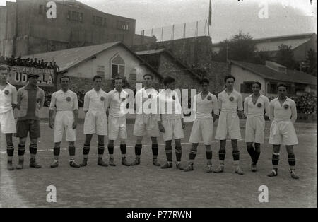 29 Escenas de la final de Campeonato de España en el campo de Atotxa entre los equipos del Real Unión y Real Madrid (1-0) (9 de 18) - Fondo Car-Kutxa Fototeka Foto Stock