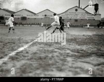 29 Escenas de la final de Campeonato de España en el campo de Atotxa entre los equipos del Real Unión y Real Madrid (1-0) (11 de 18) - Fondo Car-Kutxa Fototeka Foto Stock