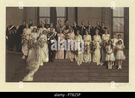 Nederlands: Groepsportret bij het huwelijk van prinses Juliana en prins Bernard, in kleur porta vastgelegd Franz Ziegler . 1937 15 Groepsportret huwelijk Juliana en Bernard porta Franz Ziegler Foto Stock