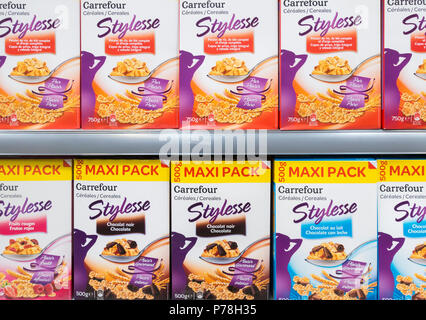 Supermercato Carrefour proprio marchio cereali da prima colazione Foto Stock