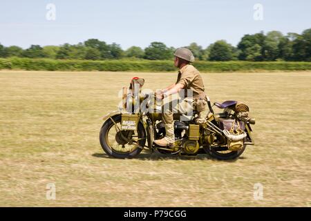 1942 US Army Harley Davidson 42WLA motocicletta in corrispondenza di Shuttleworth corteo militare il 1 Luglio 2018 Foto Stock