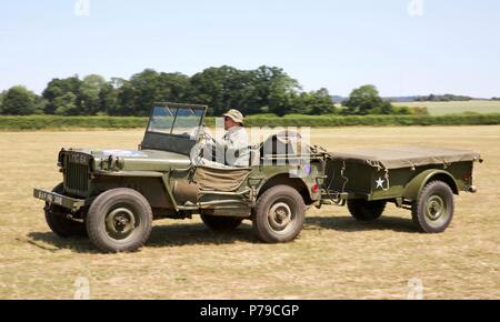 American ww2 Jeep Willys e trail a Shuttleworth militare airshow Pageant il primo luglio 2018 Foto Stock