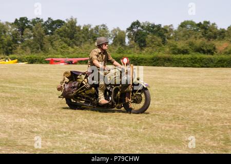 1942 US Army Harley Davidson 42WLA motocicletta in corrispondenza di Shuttleworth corteo militare il 1 Luglio 2018 Foto Stock
