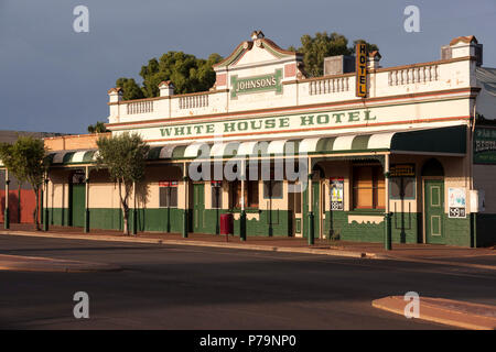 Australian Gold mining town hotel architettura, Leonora Australia Occidentale Foto Stock