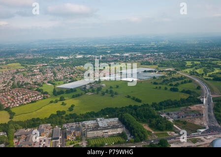 Vista su Manchester come visto dal finestrino per aerei,UK. Foto Stock