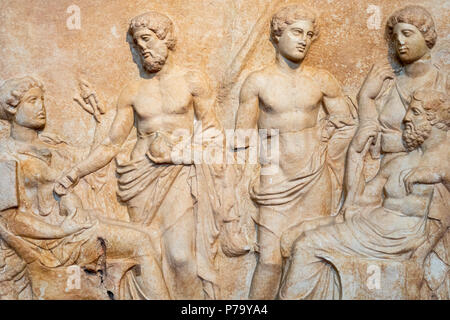 Grave Stele (monumento), Thespian marmo, trovata nei pressi di Tebe, Beozia, Grecia, possibili origini Boeotian, lapidi funerarie, fine del V secolo A.C. Foto Stock