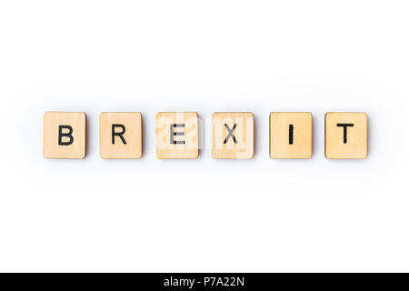 LONDON, Regno Unito - 28 giugno 2018: La parola BREXIT precisato con lettera in legno piastrelle Scrabble, il 28 giugno 2018. Foto Stock