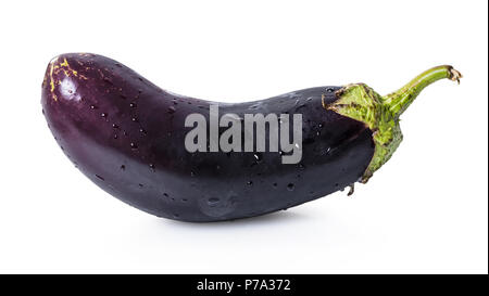 Melanzane organico closeup bianco su sfondo isolato Foto Stock