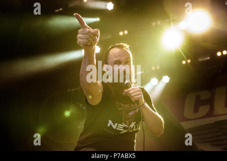 Roskilde, Danimarca. 4 Luglio, 2018. La American rock band frizione svolge un concerto dal vivo durante il danese music festival Roskilde Festival 2018. Qui il cantante Neil Fallon è visto dal vivo sul palco. (Photo credit: Gonzales foto - Pietro Troest). Credito: Gonzales foto/Alamy Live News Foto Stock