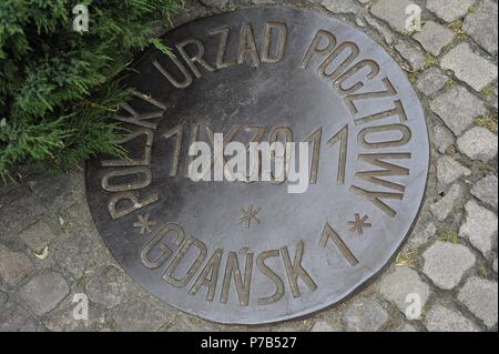 La Polonia. Gdansk. Un monumento di difesa della Posta Polacca a Danzica (Gdansk). La placca. Foto Stock