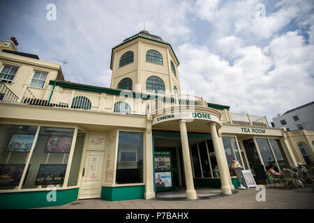 La cupola del Cinema e Team Room, Worthing Foto Stock