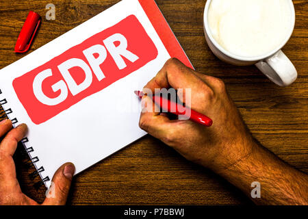 Segno di testo che mostra il PILR. Foto concettuale generale della protezione dei dati il Regolamento privacy leggi UE conformità Cup marker rosso penna notepad white paper ide di nizza Foto Stock