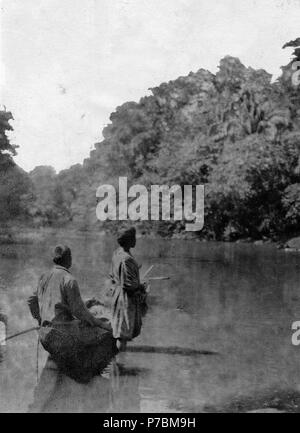 200 Rio Maniqui, nordöstra Bolivia. Chimaneindianer kanot med. I denna gjorde exp - SMVK - 005669 Foto Stock