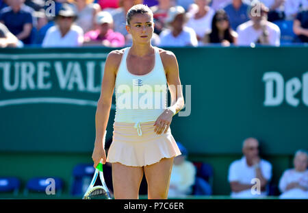 Camila Giorgi (ITA) giocando nel primo round della Valle di natura internazionale, Eastbourne, 25 giugno 2018 Foto Stock