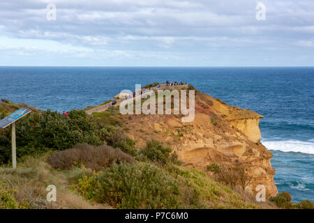 Un belvedere a dodici apostoli a Port Campbell sulla Great Ocean Road Victoria Australia il 23 giugno 2018 Foto Stock