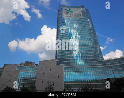 Milano, Italia - 12 Maggio 2018: vista del "Palazzo della Regione", è il pubblico sede amministrativa per la Lombardia Foto Stock